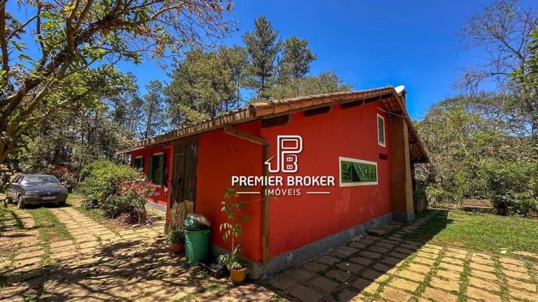 Casa com 4 dormitórios à venda, 230 m² por R$ 690.000,00 - Zona Rural - Teresópolis/RJ