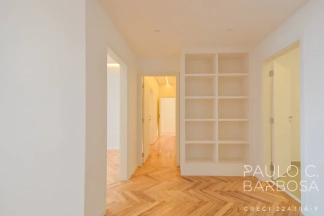 Imagem Jardins Venda - 3 Dormitórios (1 Suíte) - 2 Vagars - 187m²