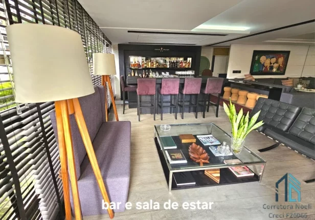 Imagem Apartamento mobiliado e decorado, com 325 m2 de área privativa, 4 quartos (2 suítes), 3 vagas Florianópolis SC