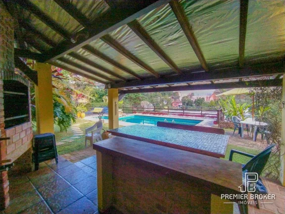 Imagem Casa com 4 dormitórios à venda, 330 m² por R$ 950.000,00 - Albuquerque - Teresópolis/RJ
