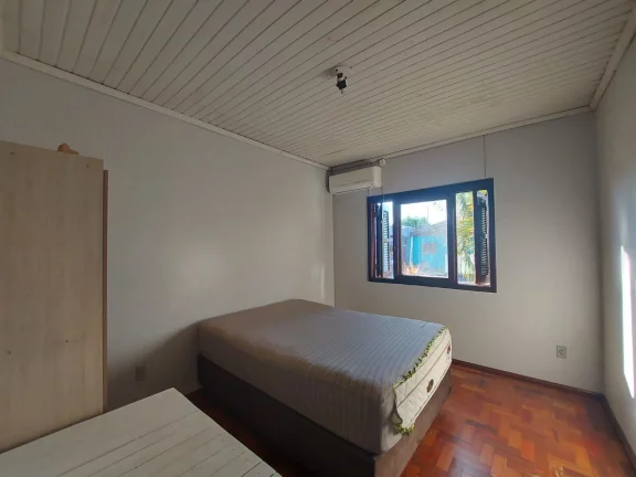 Imagem Ampla casa de 3 quartos com 145 metros construídos e 377 metros de terreno