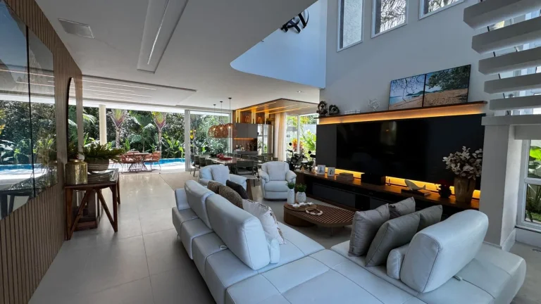 Imagem Imperdível: Casa à venda em Riviera de São Lourenço Módulo 24! 7 quartos, 7 suítes, 3 salas, 4 vagas e 500m² de área.
