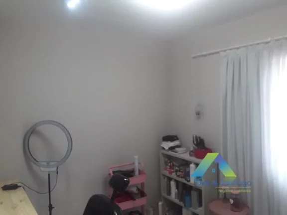 Imagem Lindo sobrado com 3 dormitórios sendo 1 suite, 2 vagas de garagem com ótima localização .