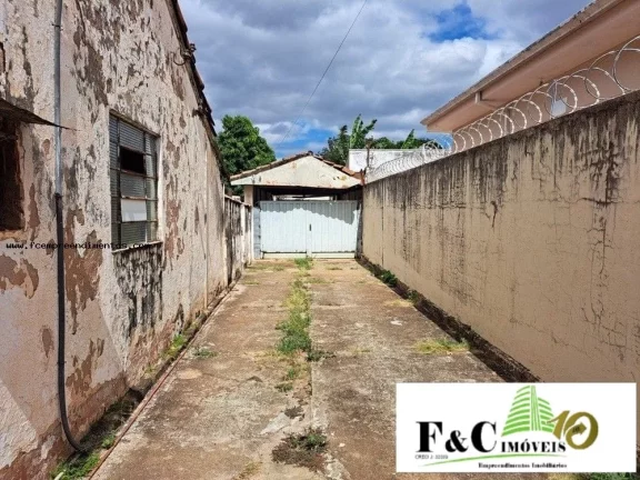 Imagem Casa para Venda em Limeira, Vila Queiroz, 3 dormitórios, 2 banheiros, 4 vagas