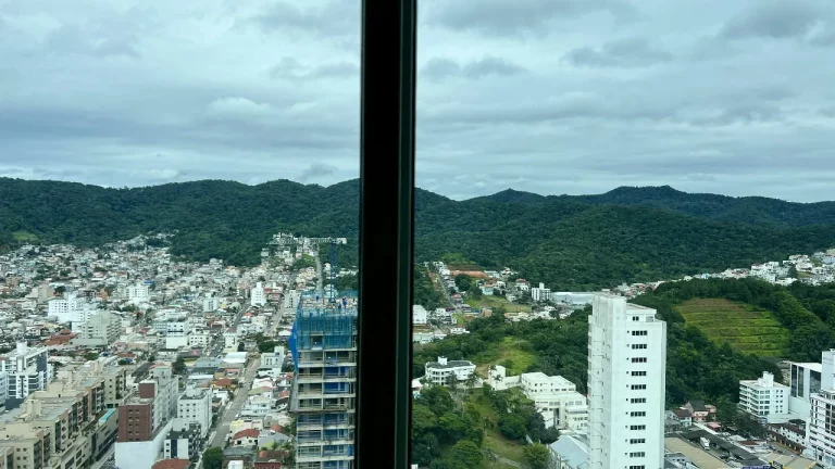 Imagem Apartamento com 4 dormitórios à venda sendo 4 suítes, 228.62 m² por - R$ 6.000.000,00 - Pioneiros - Bal. Camboriú/SC