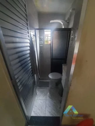 Imagem Sobrado com 309M². 04 quartos e 02 vagas a venda R$ 600 - cidade Domitila -sp