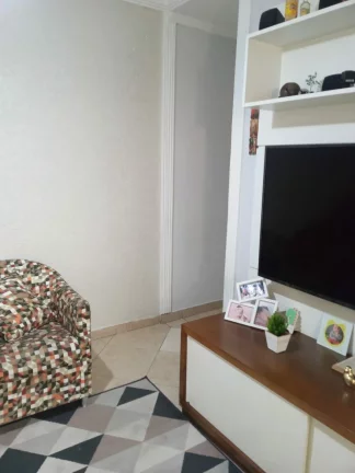 Imagem CASA TÉRREA, COM TRÊS DORMITÓRIOS SENDO UM COM SUITE MASTER E DUAS VAGAS COBERTA DE GARAGEM COBERTA.