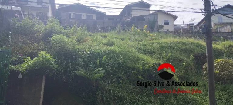 Imagem Terreno a Venda na Região de Abernéssia em Campos do Jordão -SP.