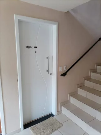 Imagem Apartamento com 2 Quartos Reformado no Tatuquara
