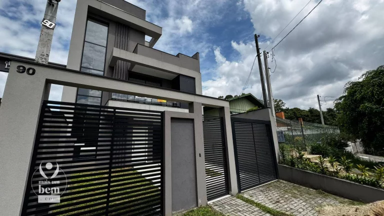 Imagem Sobrado triplex com 160 m², terraço com churrasqueira, 3 quartos (1 suíte), à venda por R$ 1.290.000 - São Lourenço - Curitiba/PR