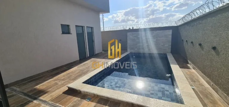 Imagem Casa com 3 quartos no Setor Faiçalville em terreno com 378m² com 221,38m² de área construída po...