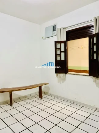 Imagem Casa para Locação em Feira de Santana, Capuchinhos, 3 dormitórios, 2 suítes, 2 banheiros, 3 vagas