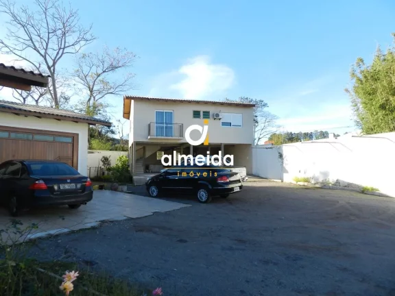 Imagem Casa 5 dormitórios à venda Tomazetti Santa Maria/RS