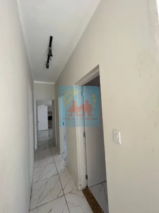 Imagem Casa à 150 metros da Praia do Gaivotas em Itanhaém, 02 dorms, 03 vagas, piscina, churrasqueira 379mil