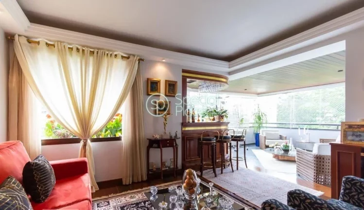 Imagem Espaçoso apartamento à venda com 4 quartos, sendo 4 suítes, e 6 banheiros no total, 2 quartos de ...