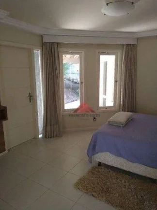 Imagem Casa com 4 quartos (1 suíte) à venda, 390 m²