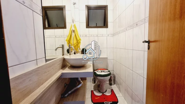 Imagem Sobrado com AMPLO ÁTICO, 170,34m² privativos, FRENTE PARA RUA, localizado no Bairro Boqueirão, Cu...