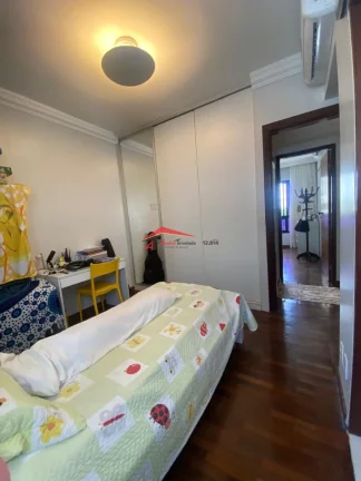 Imagem Excelente apartamento de 131m² 4 dormitórios, sendo 2 suítes