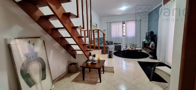 Imagem Casa à venda em Jundiaí-SP, Jardim Ermida II: 3 quartos, 3 suítes, 1 sala, 2 vagas de garagem, 190m².