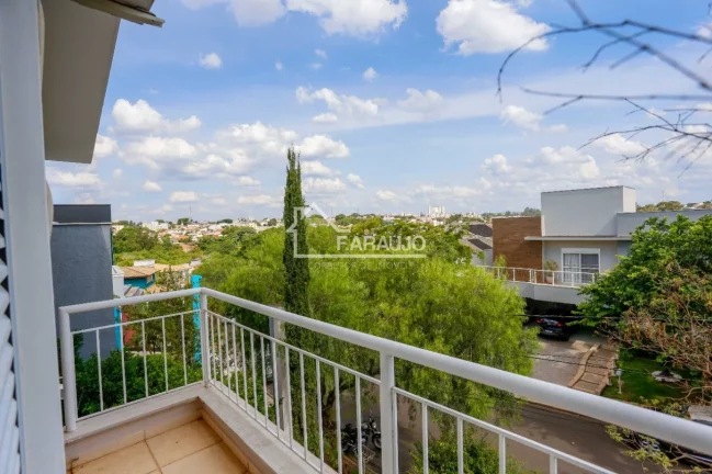 Imagem Casa em Condomínio à venda em Villa dos Inglezes com 330m² 3 suítes, 4 vagas
