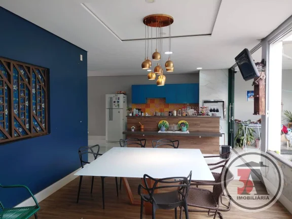 Imagem Casa 220m2 c/ área Gourmet e Piscina