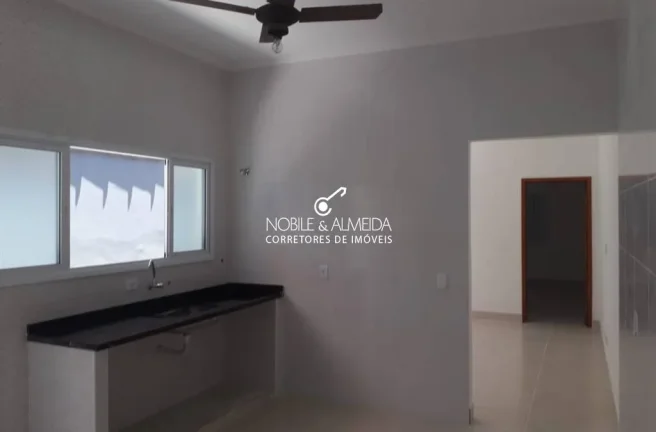 Imagem Casa ótima localização, 600 m. do mar!