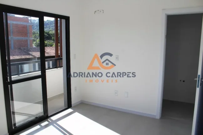 Imagem Lindo sobrado novo com 3 dormitórios sendo 1 suíte no Gravatá em Navegantes! Adriano Carpes Imóveis Vende