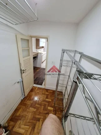 Imagem Excelente Apartamento com sala dois quartos dependencias completa,sol da manhã,elétrica e hidraulica reformadas,quarto principal montado com armários,