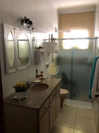 Imagem Casa três dormitórios com edícula