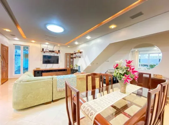 Imagem Casa com 3 quartos e 3 banheiros à Venda, 165 m² - Embaré/Santos