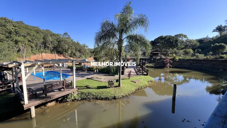 Imagem Chacara a venda em Camboriú com 14.000 m²