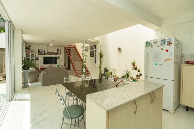 Imagem Casa à venda em Porto Alegre, Menino Deus, com 3 quartos, 177m2