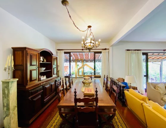 Imagem Casa principal linear 3 quartos sendo 1 suíte à venda, 230 m² - 3 min da feirinha do Alto - Teresópolis/RJ
