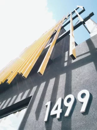 Imagem VENDO...Prédio comercial de Padrão Superior na principal Rua de Tatuí...!!!