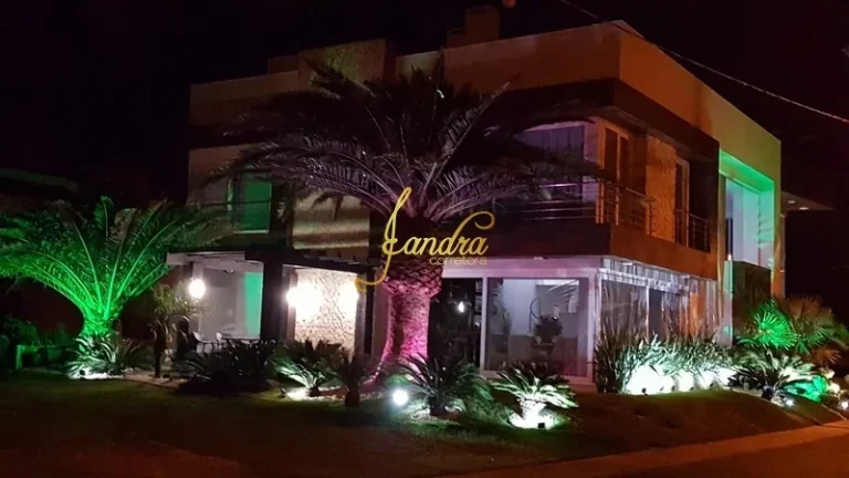 Imagem Sobrado triplex com 05 suítes mobiliado e decorado