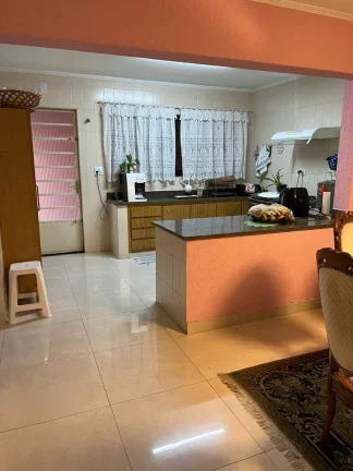 Imagem Casa Terrea com 232 m² 2 Dormitorios sendo 1 Suite e 5 Vagas de Garagens