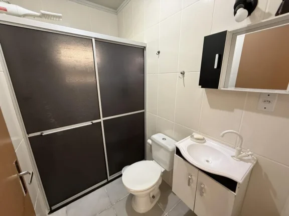 Imagem Casa semimobiliada com 130m² (terreno 208,56m²), 2 quartos (1 suíte), 2 churrasqueiras - Oportunidade imperdível localizada no bairro Armação em Penha/SC, Adriano Carpes Imóveis vende.