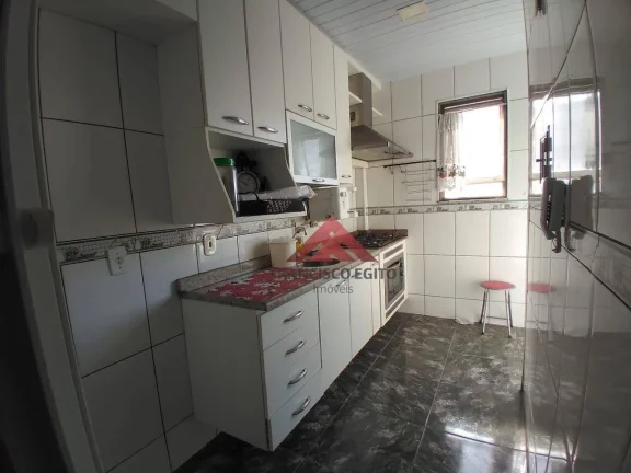 Imagem Apartamento com 2 dormitórios à venda, 60 m² por R$ 250.000,00 - Porto Novo - São Gonçalo/RJ