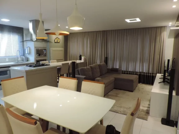 Imagem Apartamento com 3 dormitórios à venda no Centro de Balneário Camboriú/SC