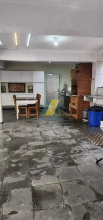Imagem Duas Casas Comerciais no Mesmo Terreno com 10 Vagas e Excelente Estrutura