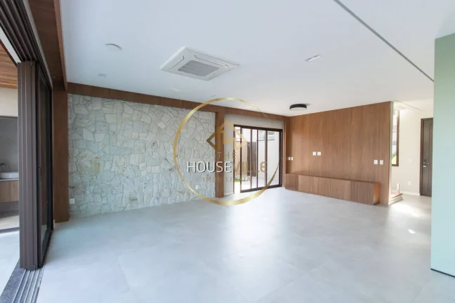 Imagem Casa Sobrado, 4 Dormitórios( 4 suíte), 325m², Condomínio Alphaville, Sjc.