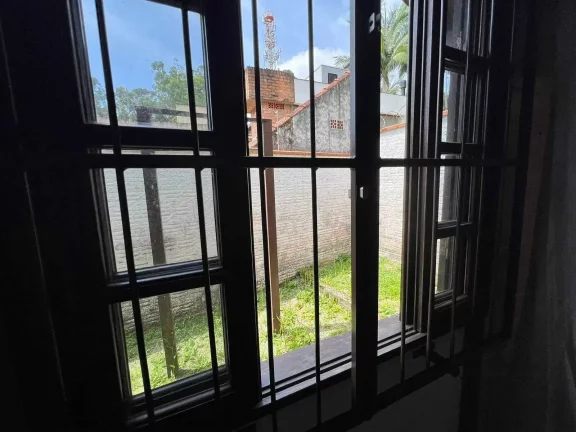 Imagem Casa com 3 dormitórios sendo 1 suíte e 1 vaga de garagem no Bairro Cabeçudas em Itajaí/SC