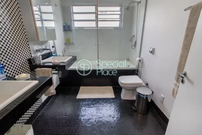 Imagem Linda reforma em apartamento na Alameda Barros. São 213m2 de área privativa, 3 dormitórios ( 1 su...