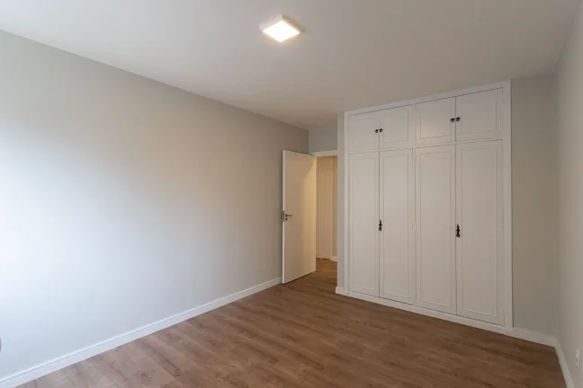 Imagem Apartamento 158M² Reformado, 3Q, 1 Suíte, 2 Banheiros, 2 Vagas, Salão de Festas, Playground, Brinquedoteca, Bicicletário, Área Verde.