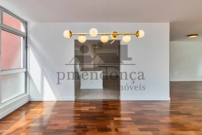 Imagem Apartamento reformado com 267m², 3 suítes e 2 vagas de garagem a venda no Paraíso.