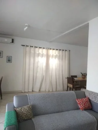 Imagem Casa à Venda em Canasvieiras – 4 Dormitórios 200 Metros da Praia