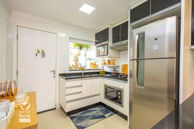 Imagem Sobrado com 3 dormitórios à venda, 162 m² por R$ 1.100.000,00 - Xaxim - Curitiba/PR