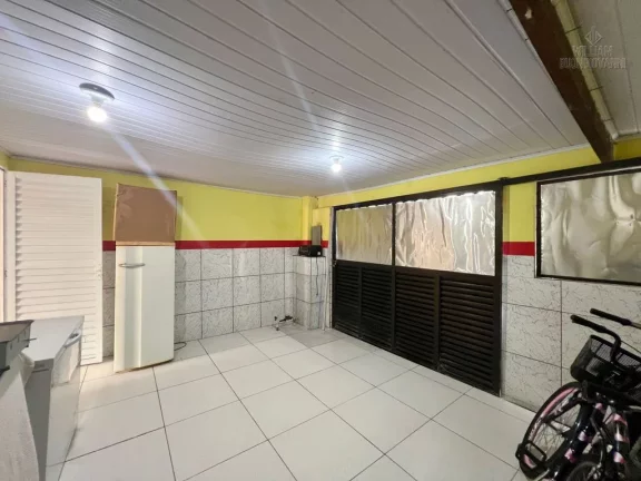 Imagem Casa 2 dormitórios com loja comercial no bairro Boqueirão