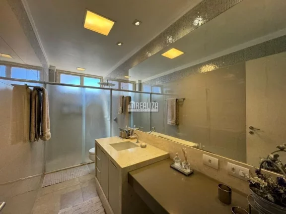 Imagem Apartamento com 4 dormitórios e móveis planejados no Condomínio Edifício Tocantins, Centro de Uberaba