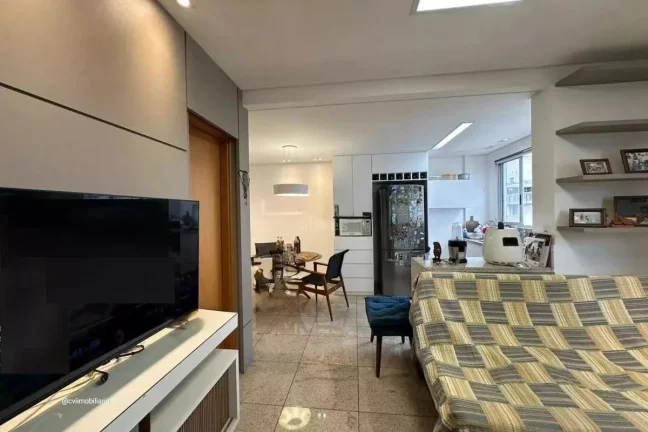 Imagem Localizado no charmoso bairro da Savassi, este espaçoso apartamento de 90 metros quadrados oferece ...